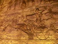Le pharaon,  la guerre, sur son char