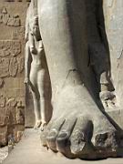 Sisi, la reine est reprsente... au pied de son pharaon