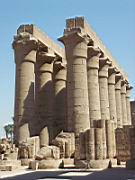 Une trs belle enfillade de colonnes