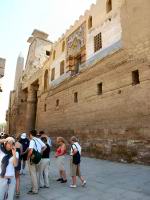 Et oui, une mosque sur un temple, ca fait tache...