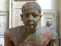 Admirez les yeux de cette statue